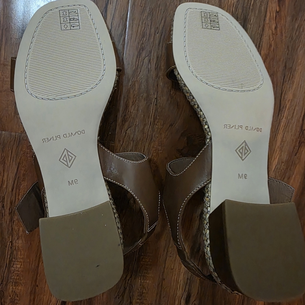 Donald Pilner Brown Saddle Leather Vixi Sandal. Size 9. New - Picture 8 of 8
